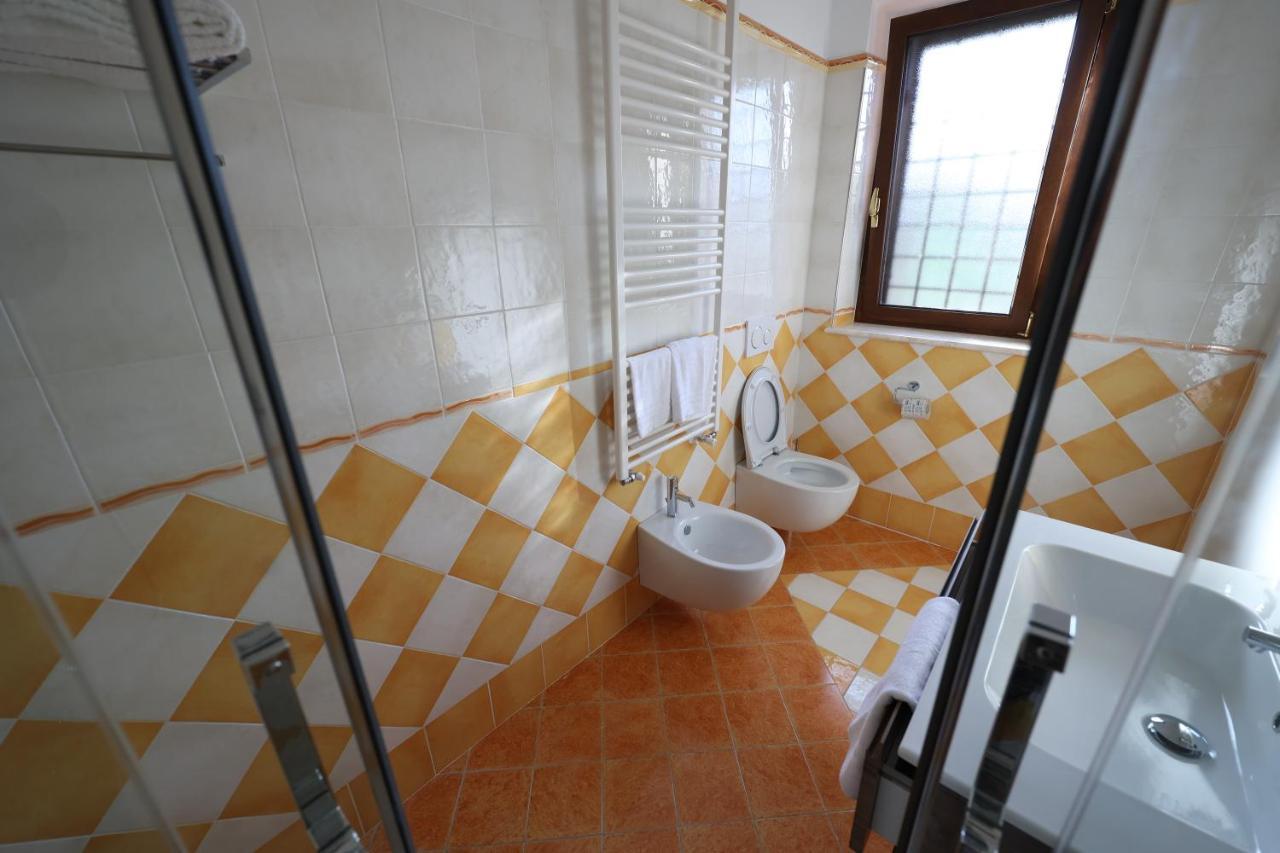 Bed And Breakfast A Casa Di Valerio Poggio Morello Bagian luar foto