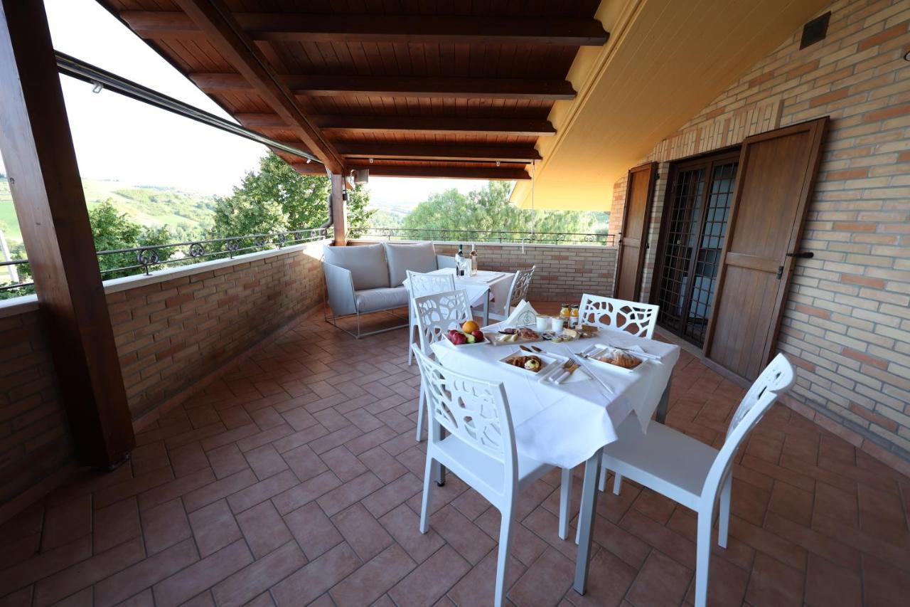 Bed And Breakfast A Casa Di Valerio Poggio Morello Bagian luar foto
