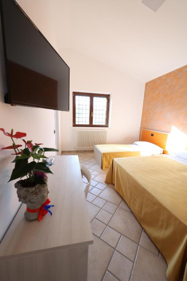 Bed And Breakfast A Casa Di Valerio Poggio Morello Bagian luar foto