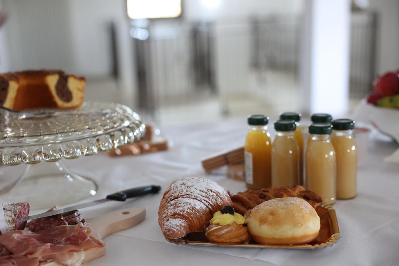 Bed And Breakfast A Casa Di Valerio Poggio Morello Bagian luar foto