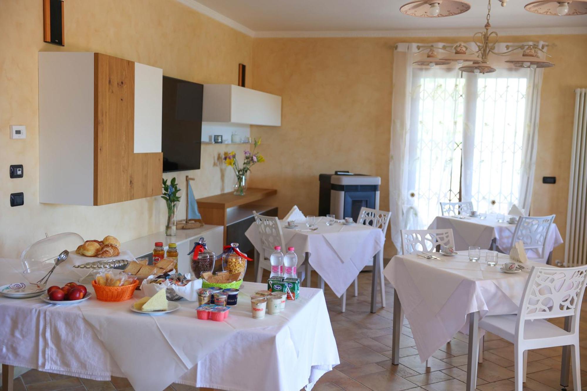 Bed And Breakfast A Casa Di Valerio Poggio Morello Bagian luar foto