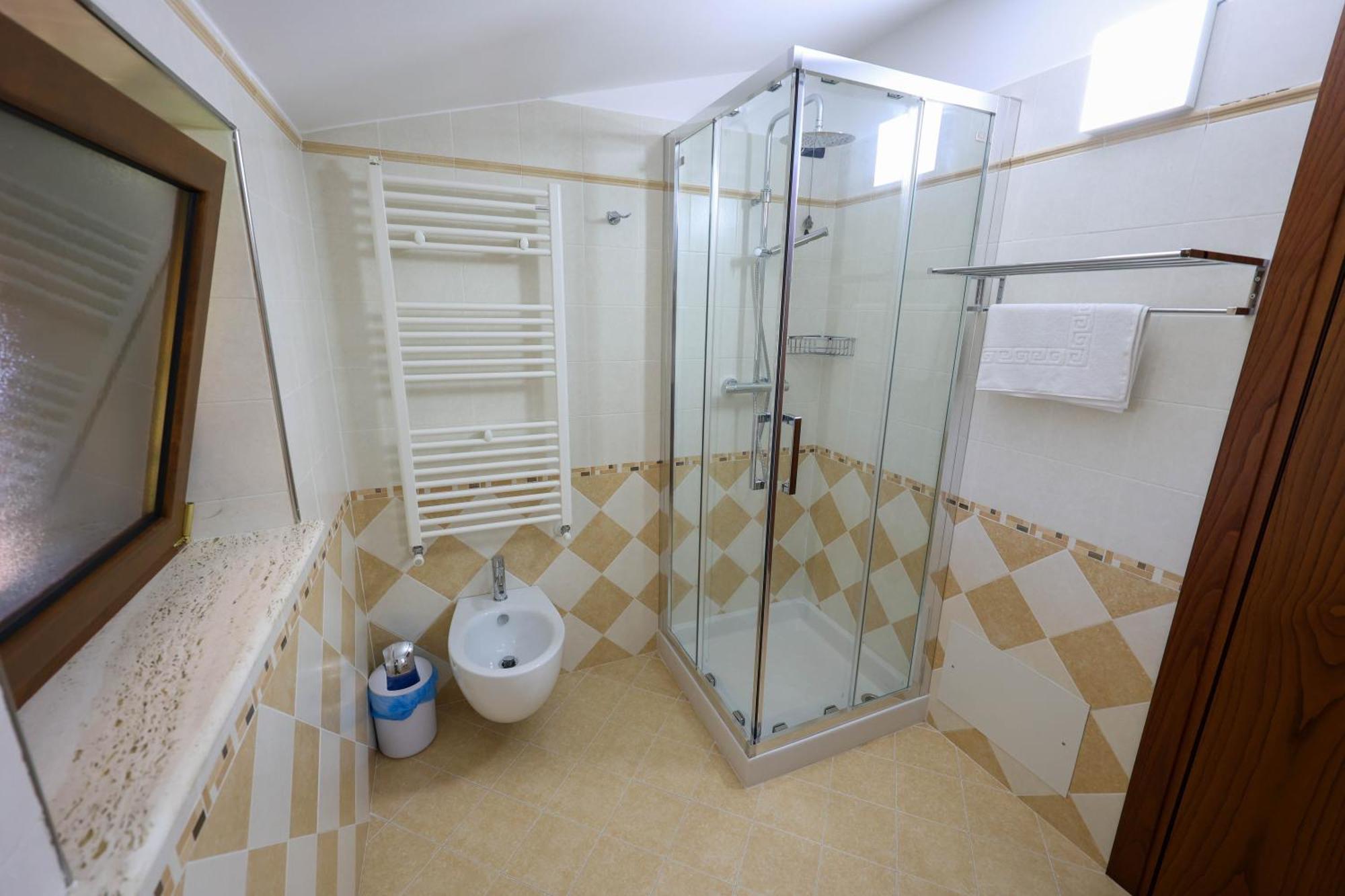Bed And Breakfast A Casa Di Valerio Poggio Morello Bagian luar foto